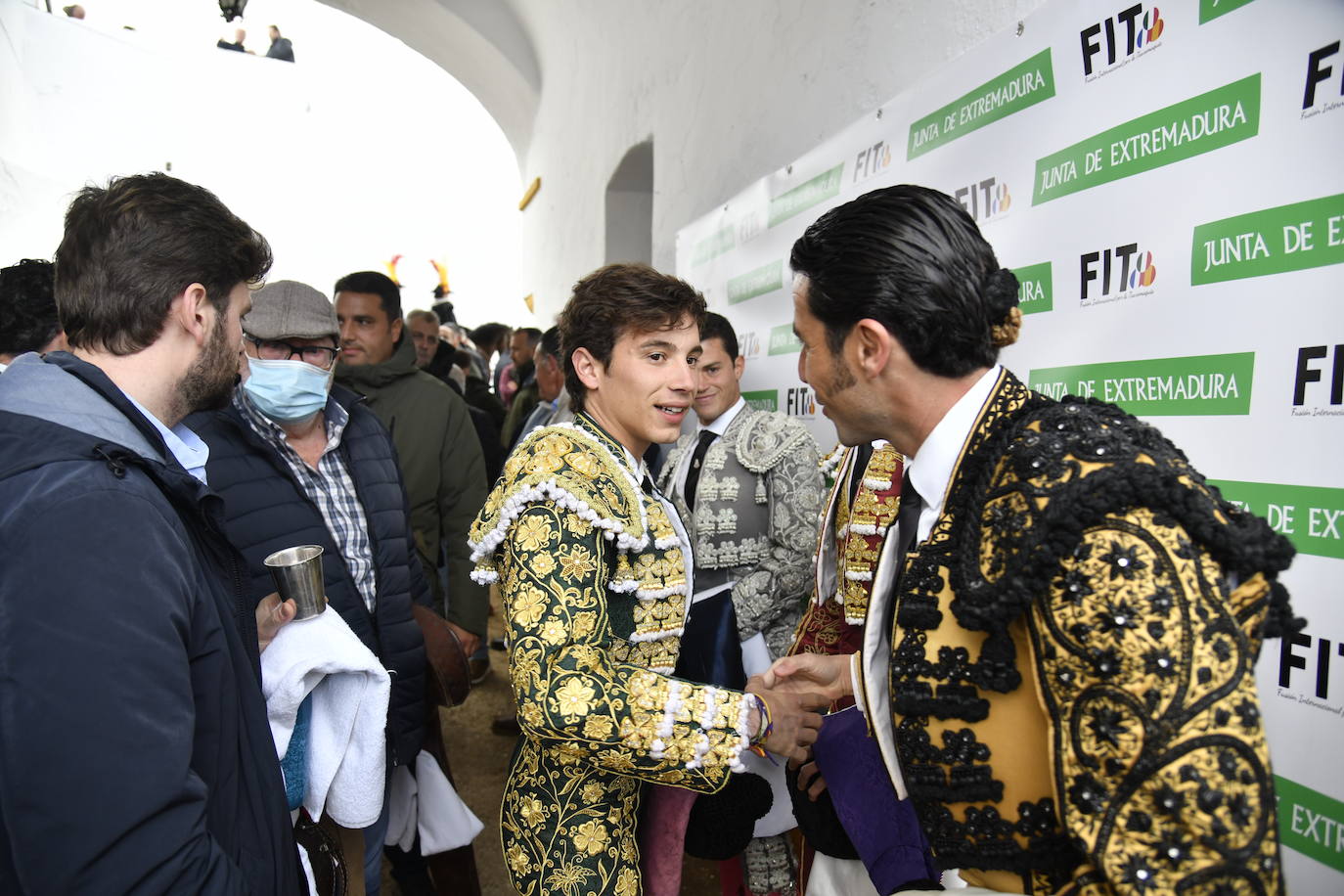 Fotos: Primer festejo de la Feria de Olivenza: Novillada con Carlos Domínguez, Manuel Perera y Eric Olivera