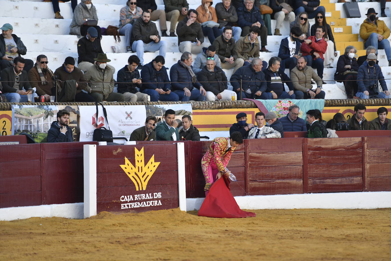 Fotos: Primer festejo de la Feria de Olivenza: Novillada con Carlos Domínguez, Manuel Perera y Eric Olivera