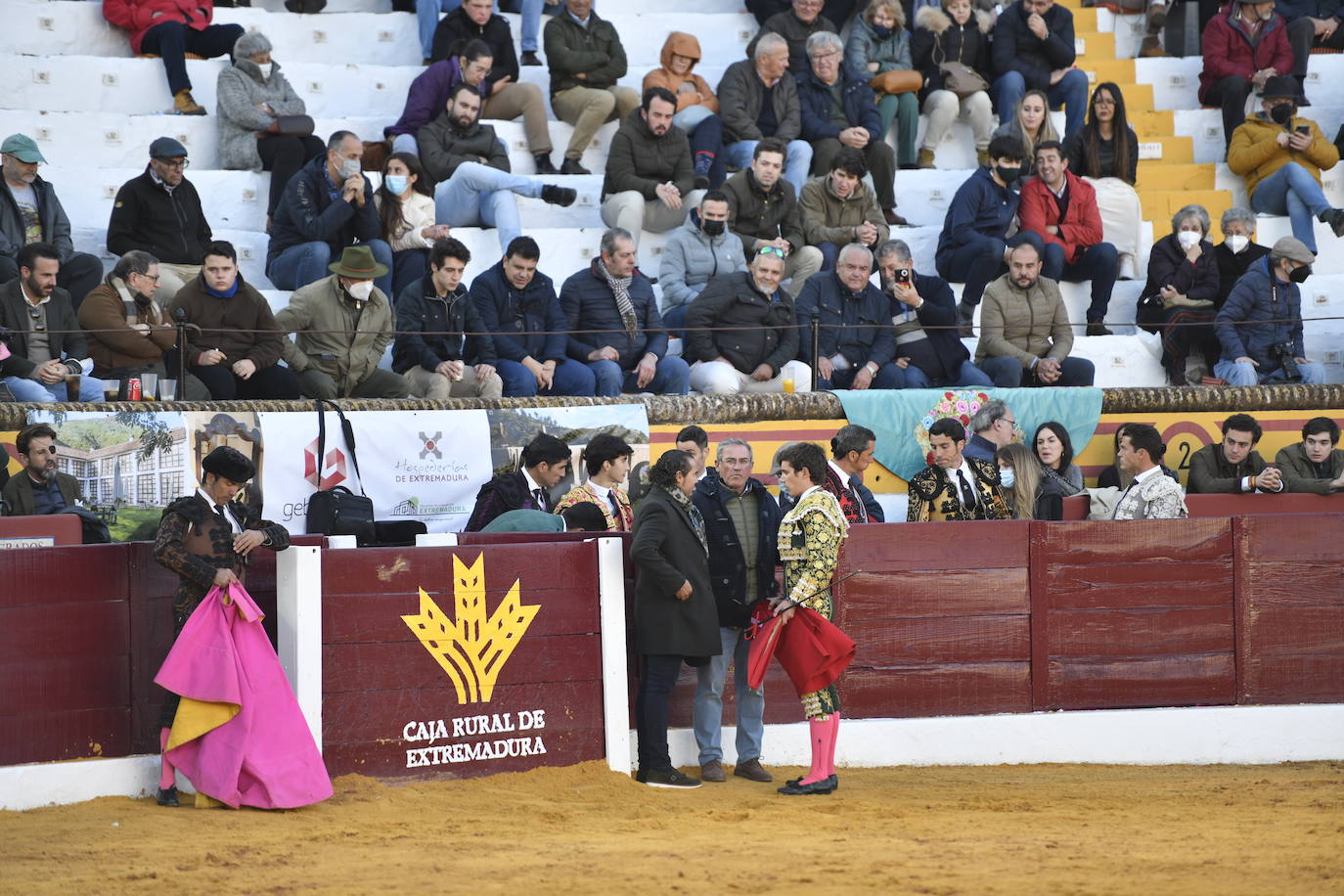 Fotos: Primer festejo de la Feria de Olivenza: Novillada con Carlos Domínguez, Manuel Perera y Eric Olivera