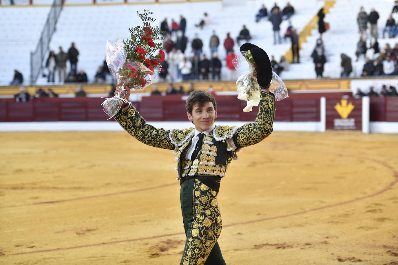 Fotos: Primer festejo de la Feria de Olivenza: Novillada con Carlos Domínguez, Manuel Perera y Eric Olivera