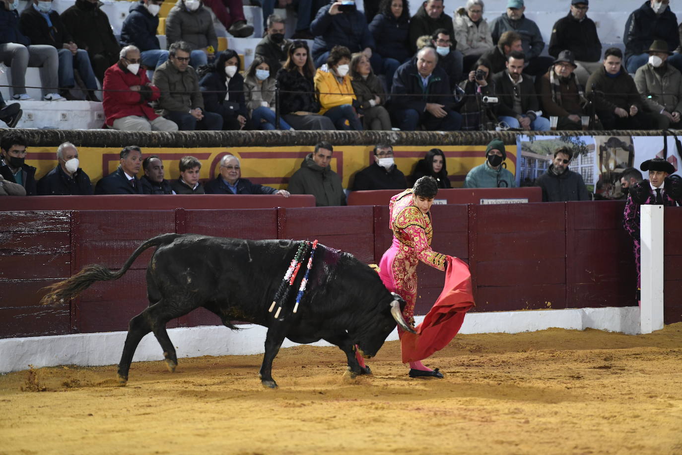 Fotos: Primer festejo de la Feria de Olivenza: Novillada con Carlos Domínguez, Manuel Perera y Eric Olivera