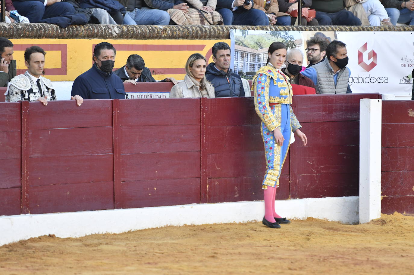 Fotos: Segunda novillada de Olivenza: Lalo de María, Alejandro Adame y Raquel Martín