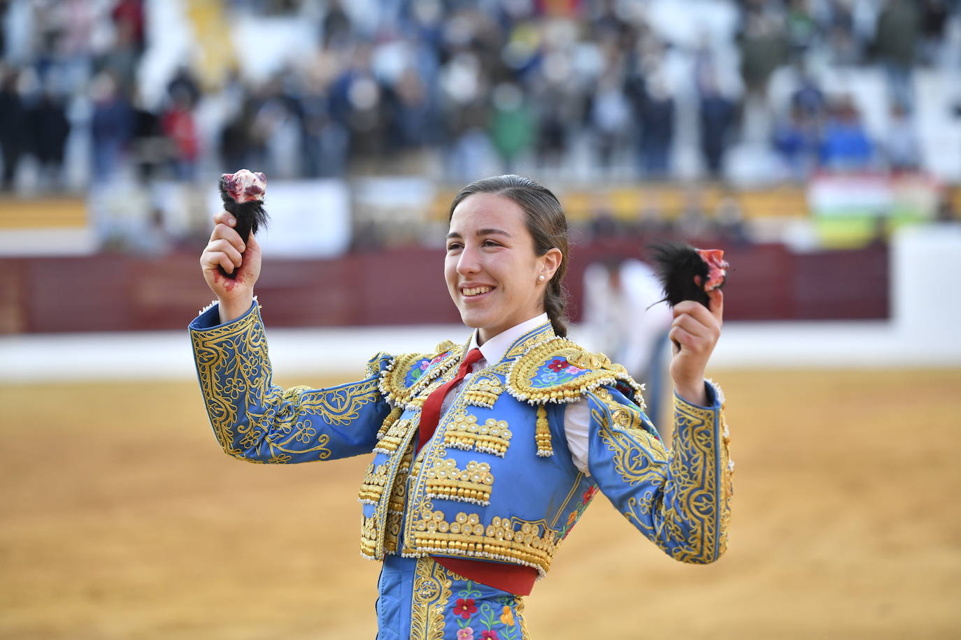 Fotos: Segunda novillada de Olivenza: Lalo de María, Alejandro Adame y Raquel Martín