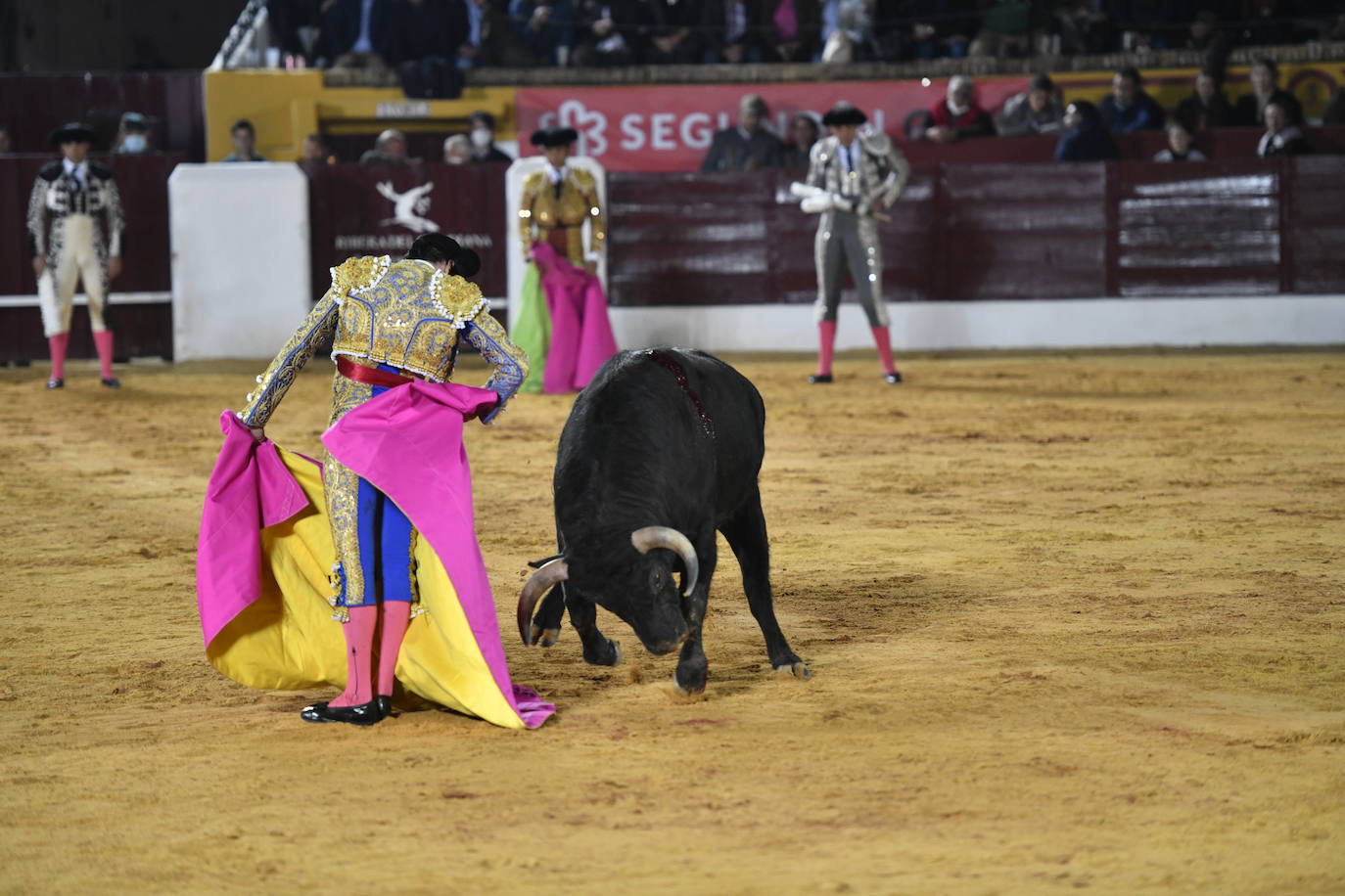 Fotos: En imágenes | La primera corrida de toros de Olivenza con Morante de la Puebla, El Juli y Emilio de Justo