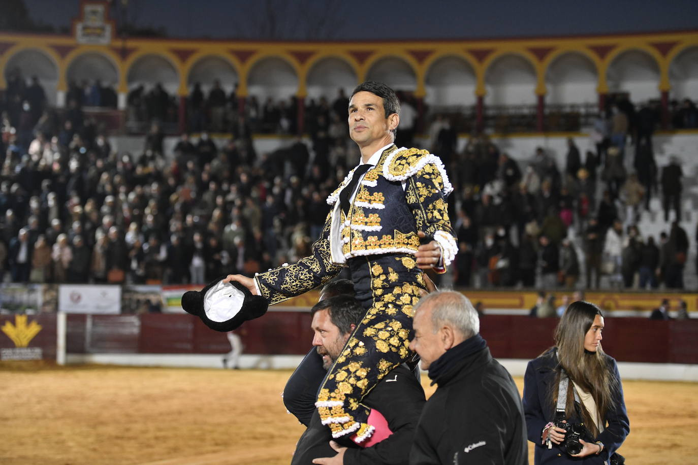 Fotos: La corrida de toros de Morante de la Puebla, José María Manzanares y Roca Rey, en imágenes