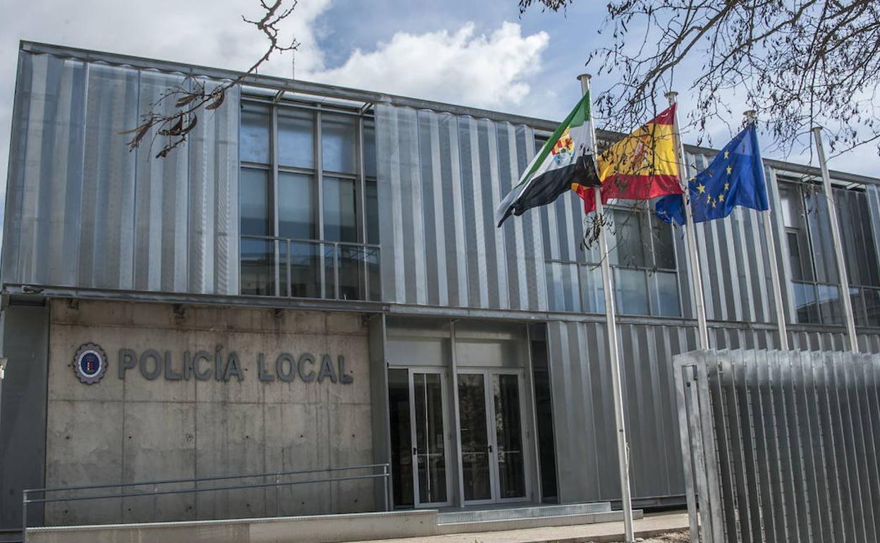 Subinspección de la Policía Local en la barriada de Vadepasillas.