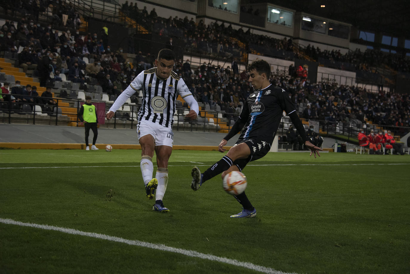 Fotos: Gorka Santamaría hace inmortal al Badajoz