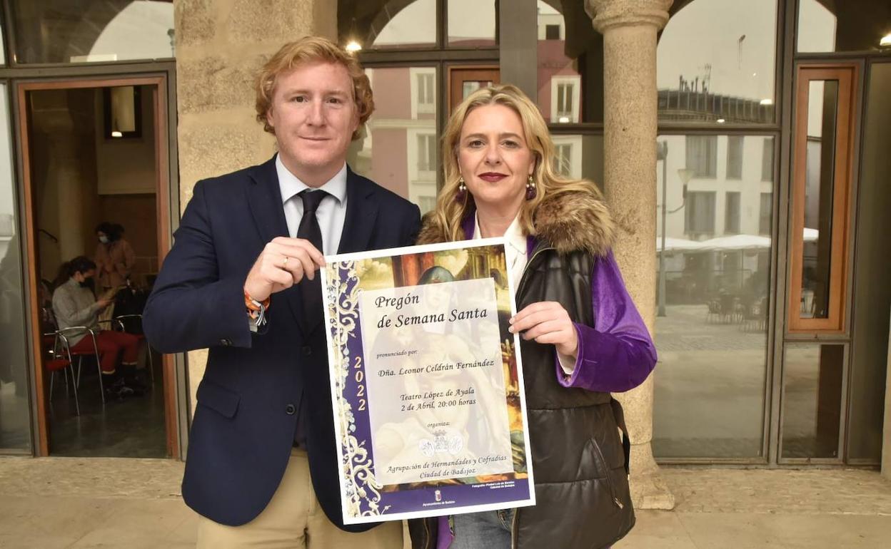 Leonor Celdrán con el alcalde de Badajoz, Ignacio Gragera. 