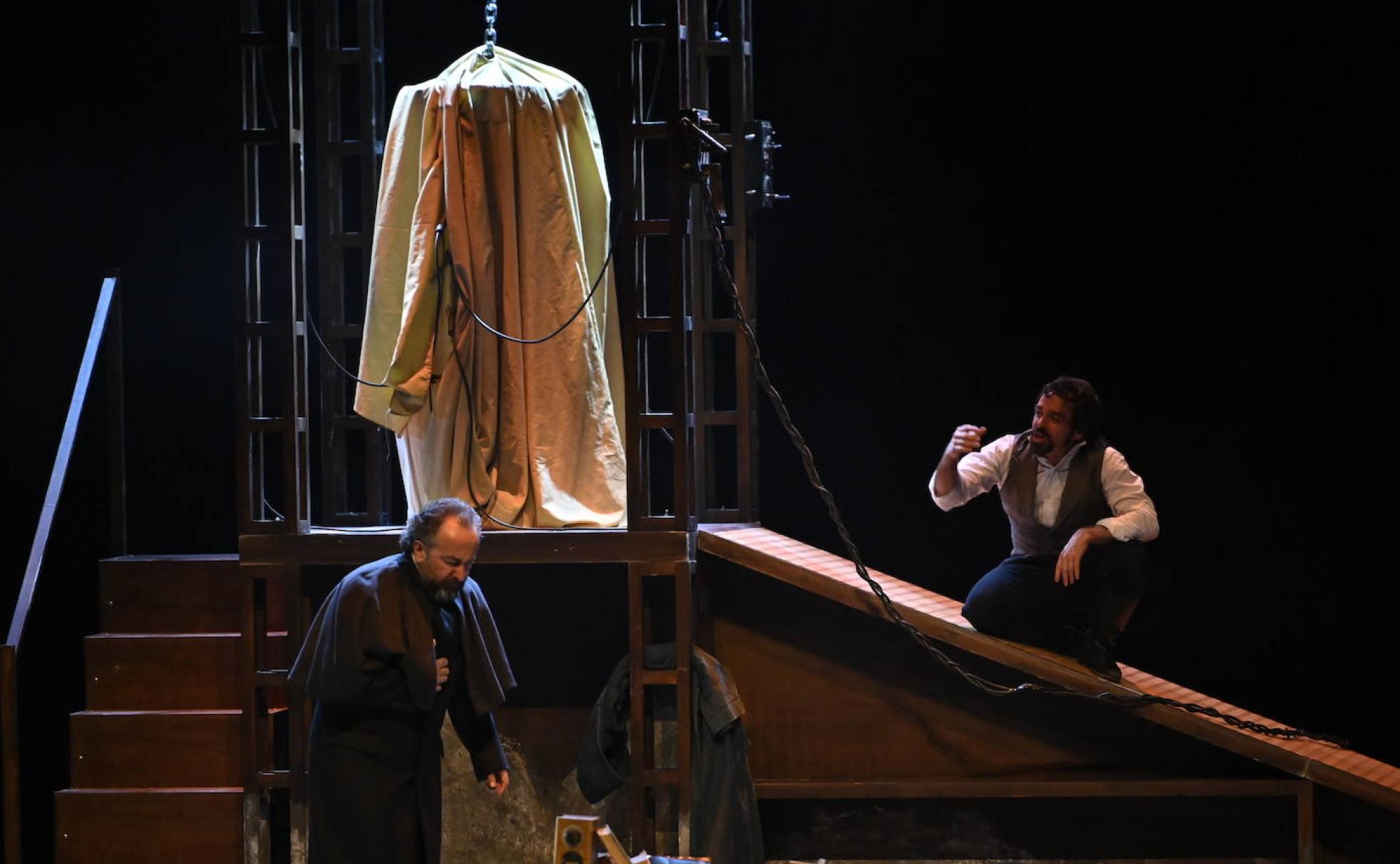 La obra de teatro 'Frankenstein' ayer en el López de Ayala. 