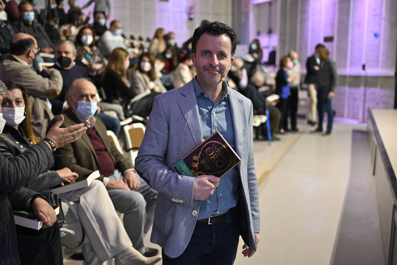 Presentación de la novela de Gil Soto.