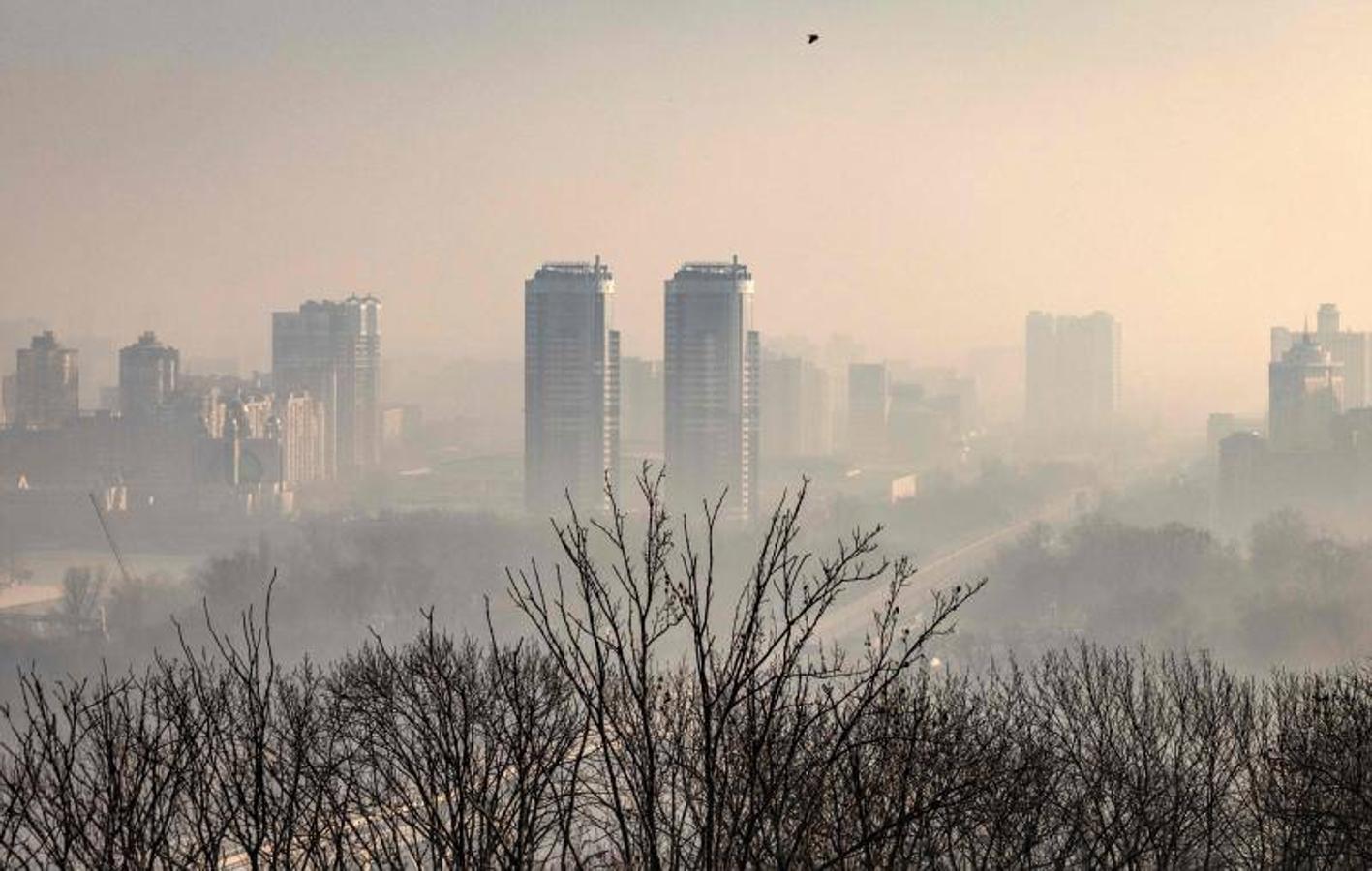 Humo tras una explosión en Kiev.