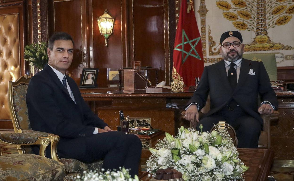 Sánchez, junto al Rey Mohamed VI. 