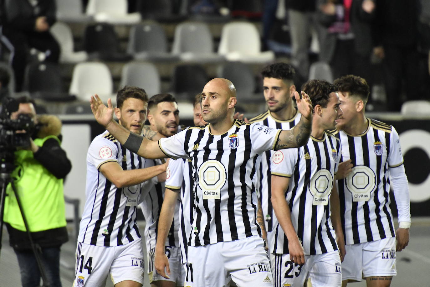 Fotos: Gran victoria del CD Badajoz ante el Real Irún