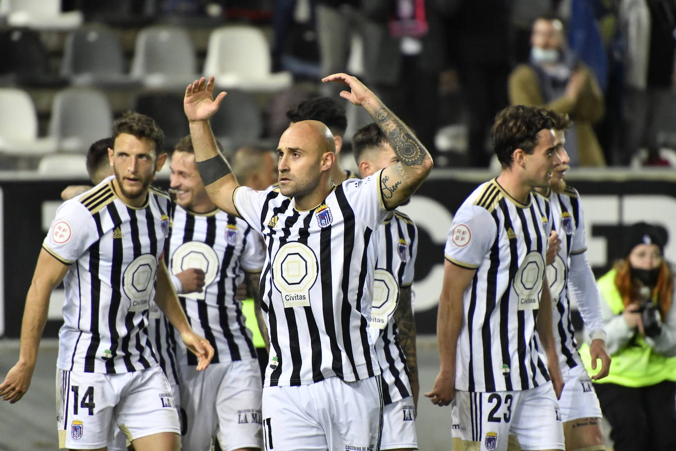 Fotos: Gran victoria del CD Badajoz ante el Real Irún