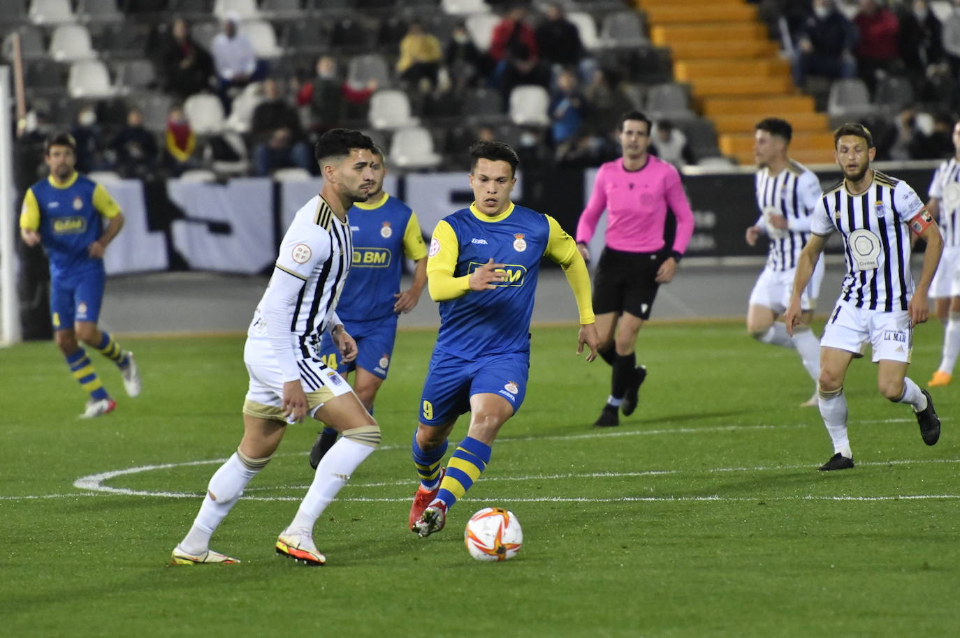 Fotos: Gran victoria del CD Badajoz ante el Real Irún