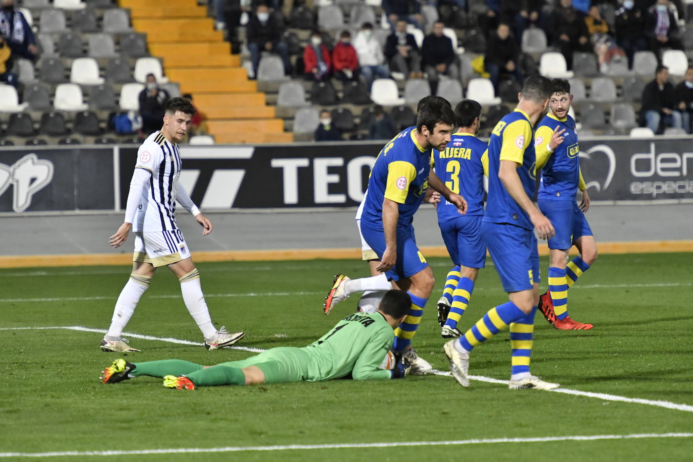 Fotos: Gran victoria del CD Badajoz ante el Real Irún