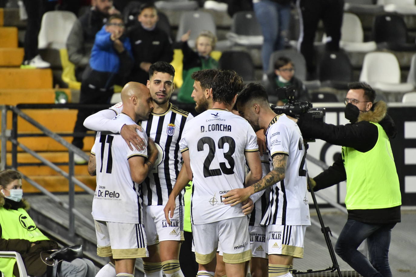 Fotos: Gran victoria del CD Badajoz ante el Real Irún