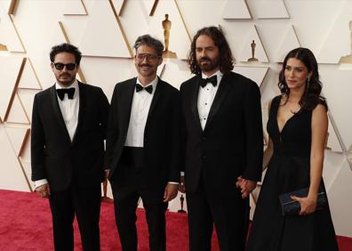 Imagen secundaria 1 - Leo Sánchez durante diferentes momentos de la gala.