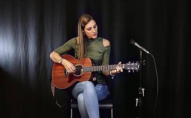 Conchita es una de las madrinas del Festivalino de Pescueza. 