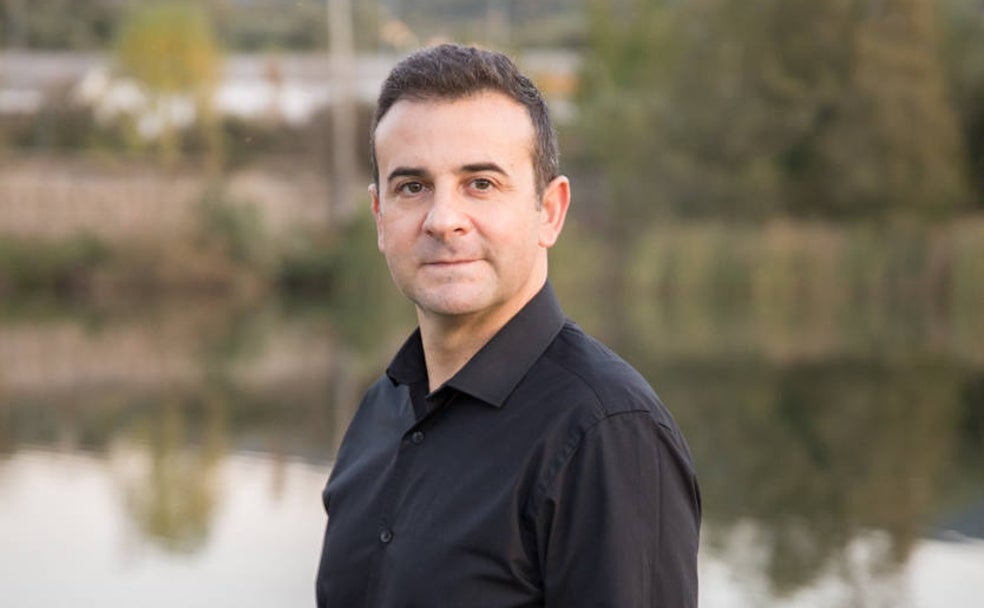 El cantante de la localidad cacereña de Torrejón el Rubio José Cobos. 