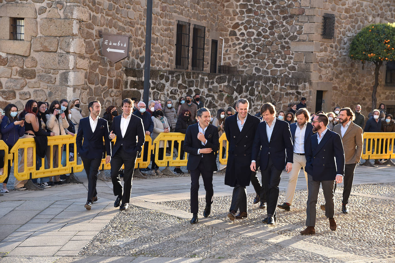 Fotos: Llegan al Palacio de Mirabel de Plasencia los invitados a la boda de Álvaro Falcó e Isabelle Junot