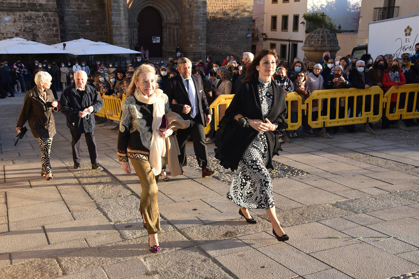 Fotos: Llegan al Palacio de Mirabel de Plasencia los invitados a la boda de Álvaro Falcó e Isabelle Junot