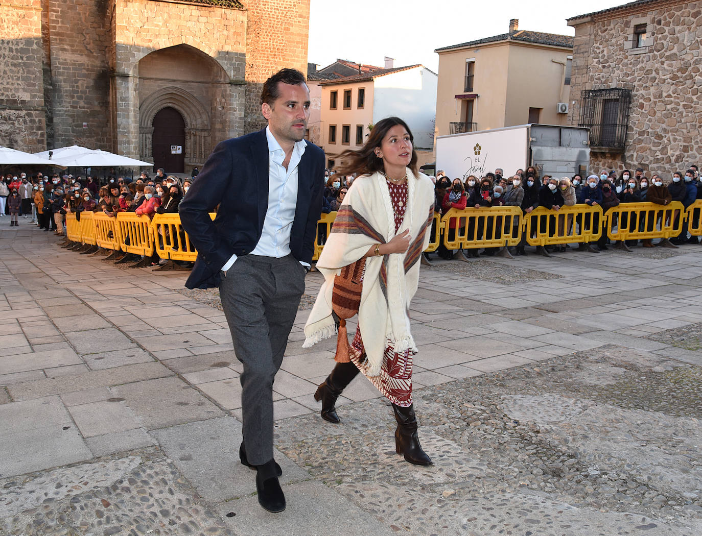 Fotos: Llegan al Palacio de Mirabel de Plasencia los invitados a la boda de Álvaro Falcó e Isabelle Junot