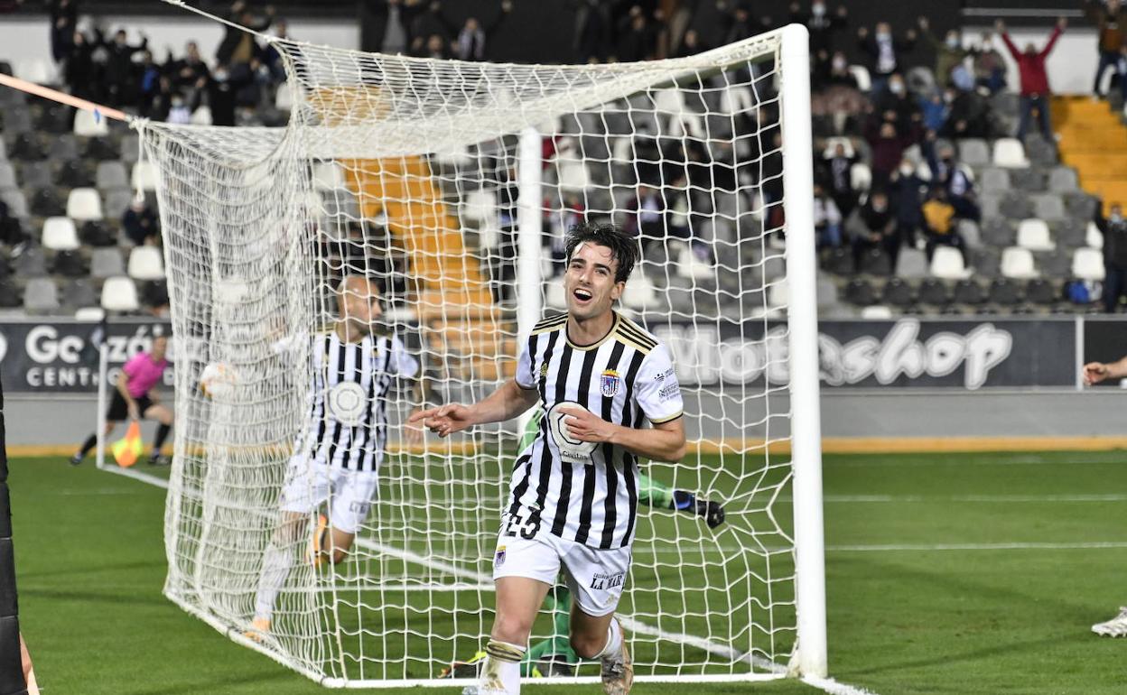 David Concha, en la celebración de su tanto ante el Real Unión disputado en el Nuevo Vivero. 