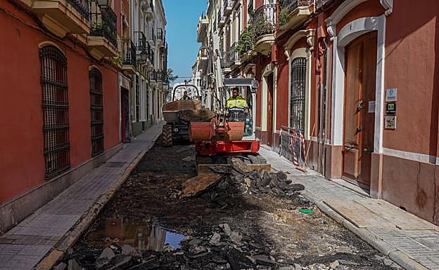 Las máquinas han empezado la obra que llegará a Santa Lucía,Santa Ana y Duque de San Germán. 