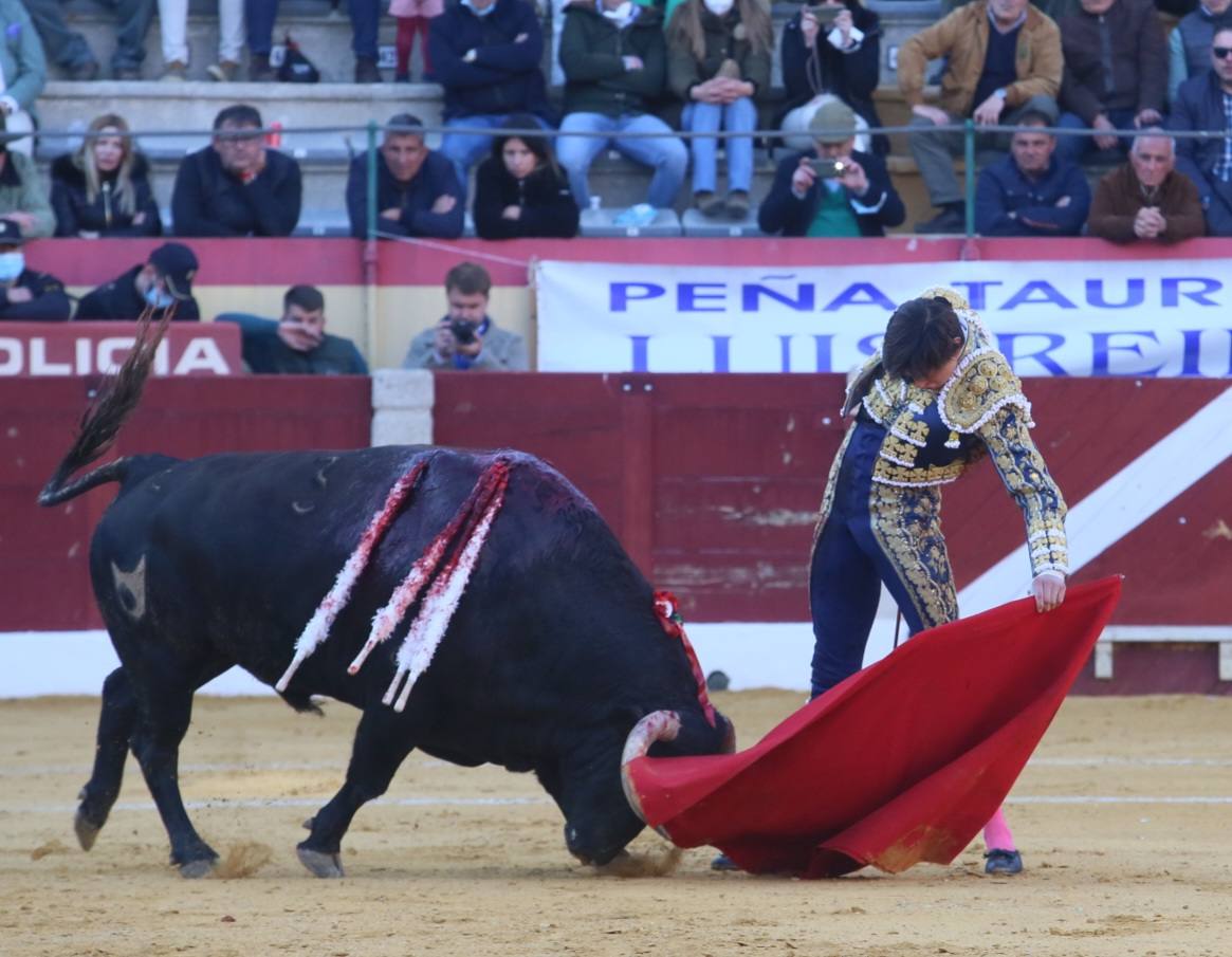 Fotos: Morante, Roca Rey de Emilio de Justo salen a hombros en Almendralejo