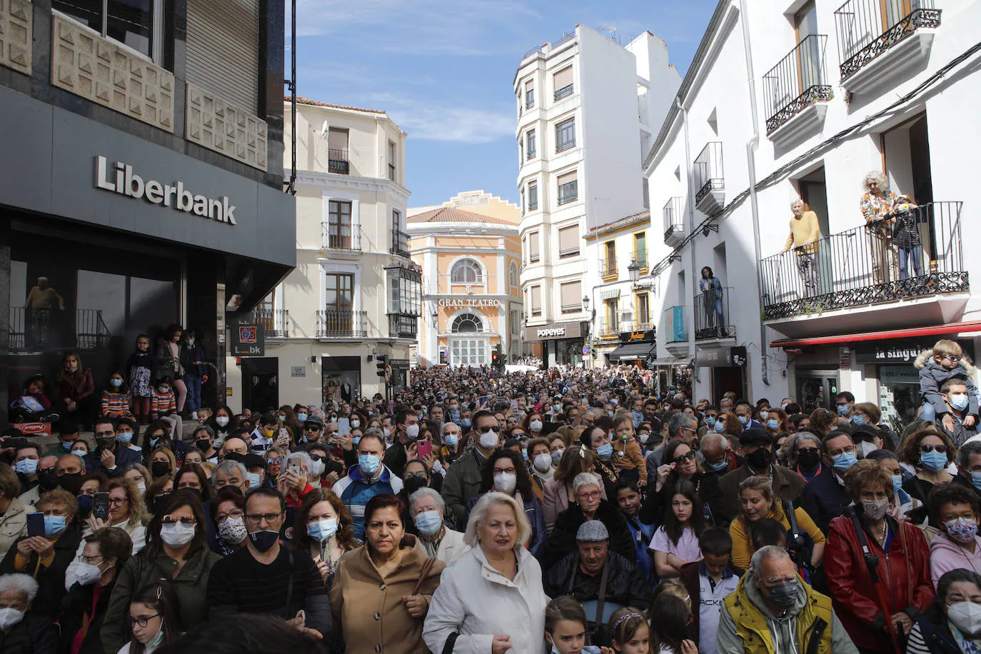 Los hermanos de carga de La Burrina superaron la prueba de la incorporación al paso de una palmera de más de dos metros