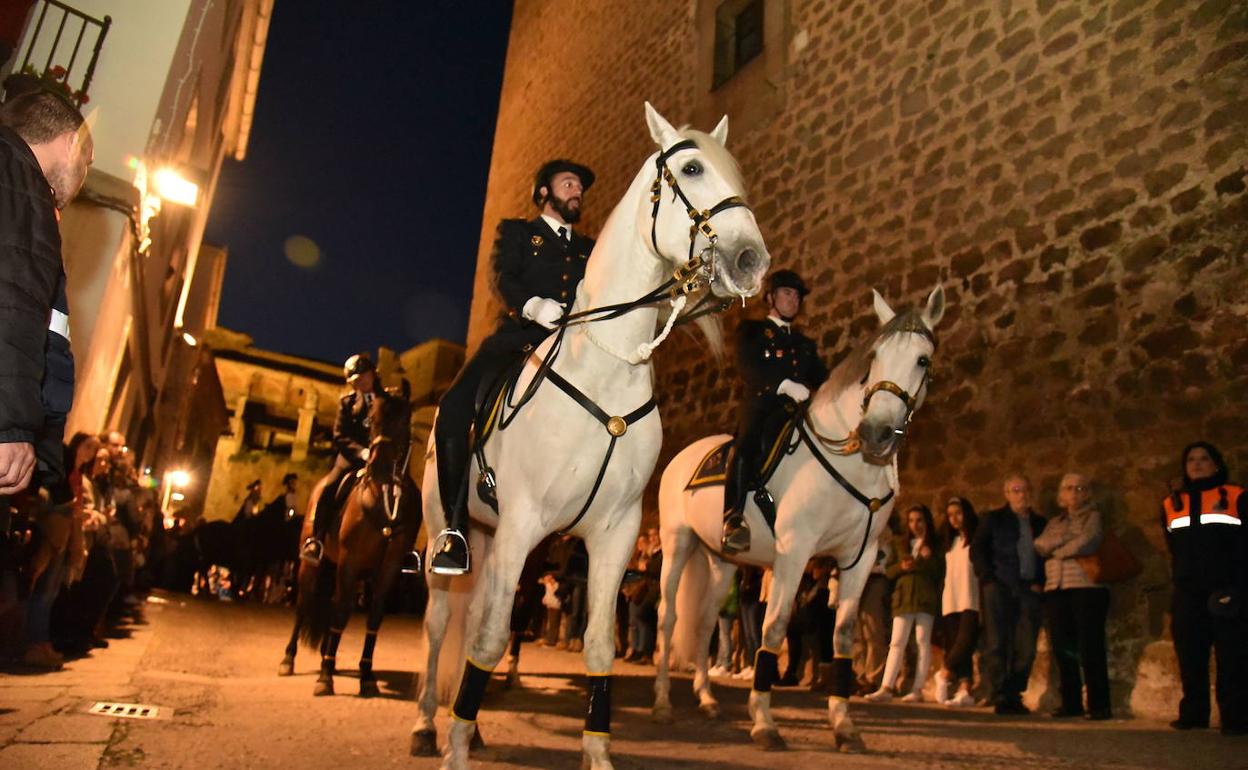 La Policía Nacional es hermana mayor honorífica de la cofradía. 