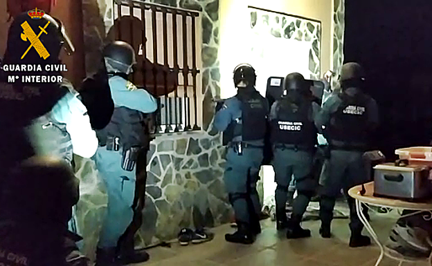 Imagen principal - Cuatro detenidos en la segunda operación antidroga en menos de una semana en Villanueva