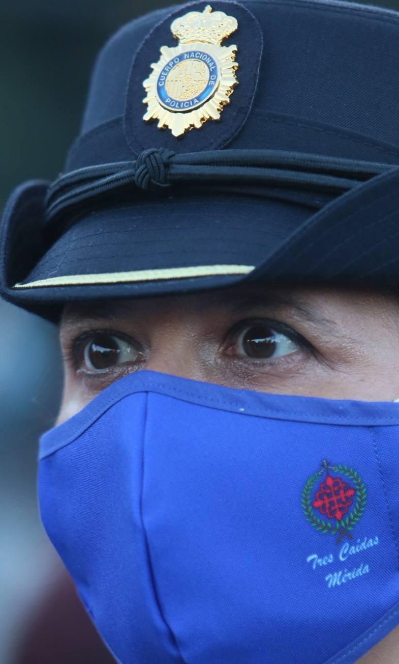 Policía con las Tres Caídas