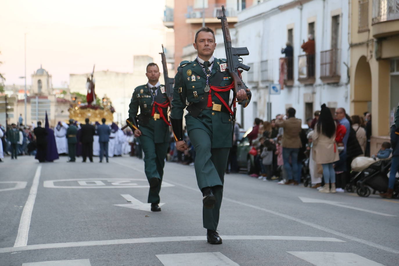 La Guardia Civil desfilando en Santa Eulalia