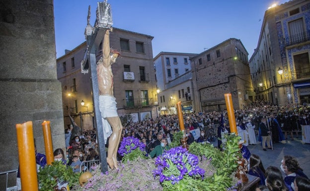 Salida del Cristo de la Buena Muerte desde San Juan. 