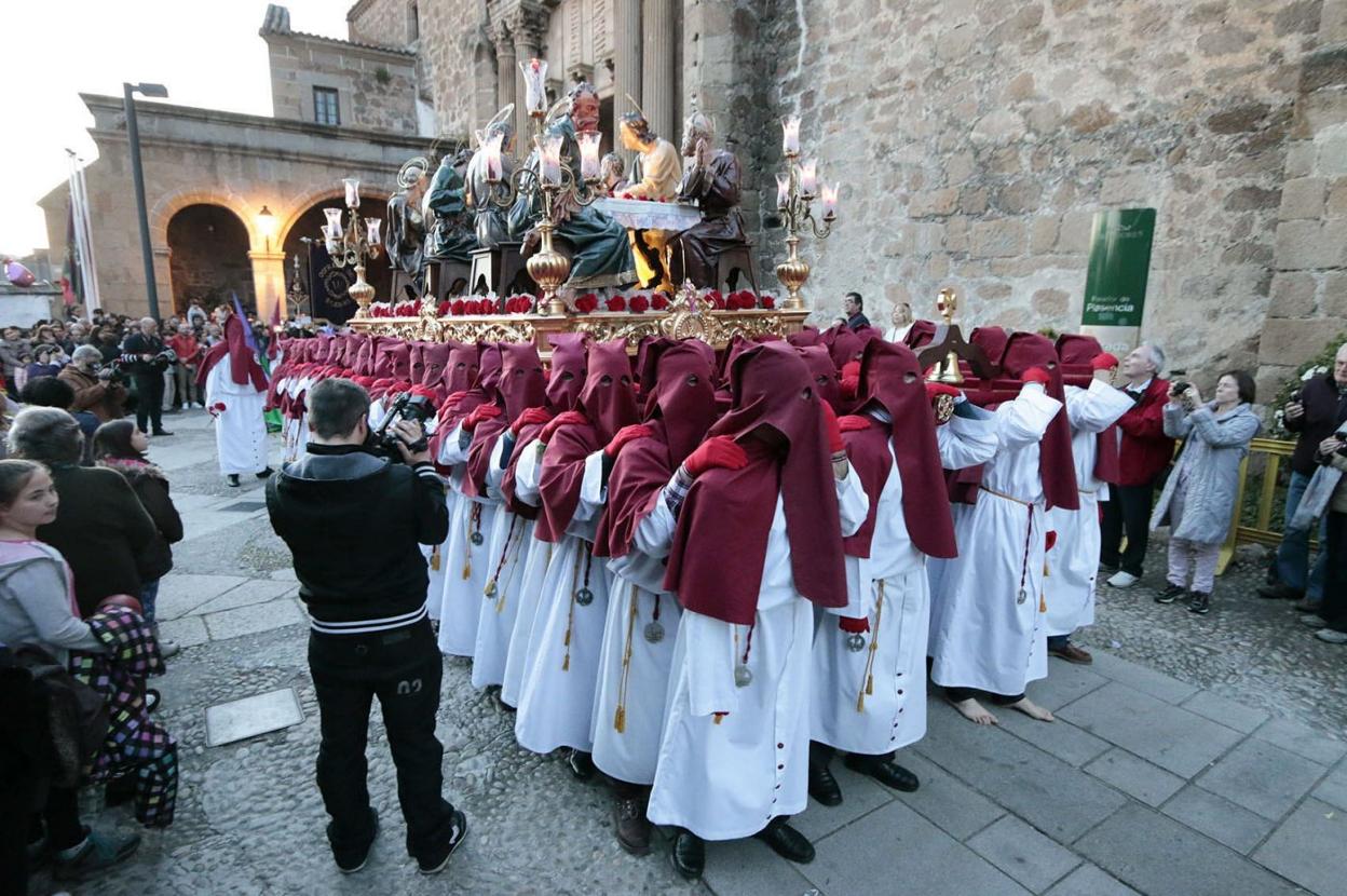 La Sagrada Cena, el paso con más figuras de todos los que procesionan en Plasencia. 