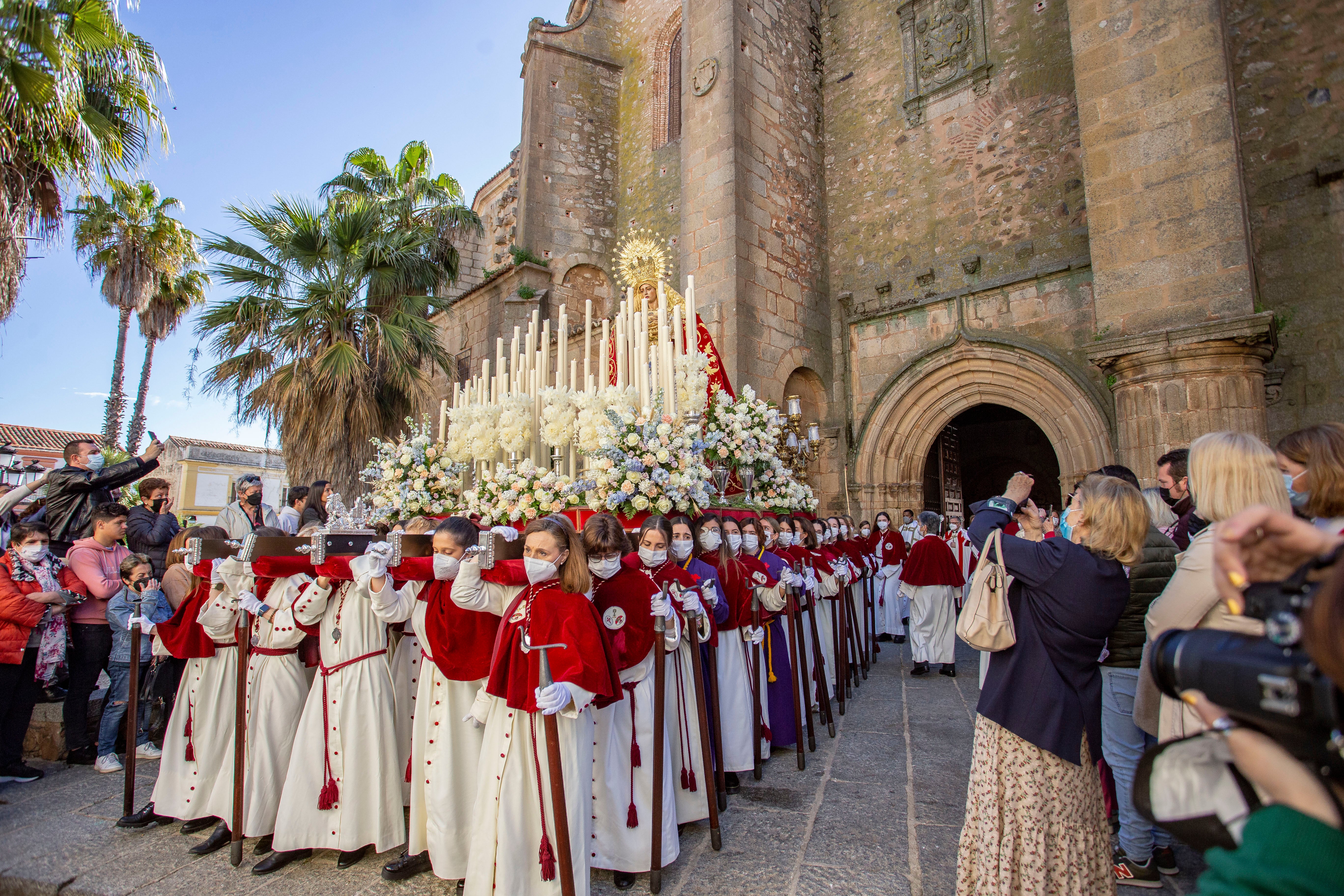 La Sagrada Cena abrió un Jueves Santo radiante en Cáceres