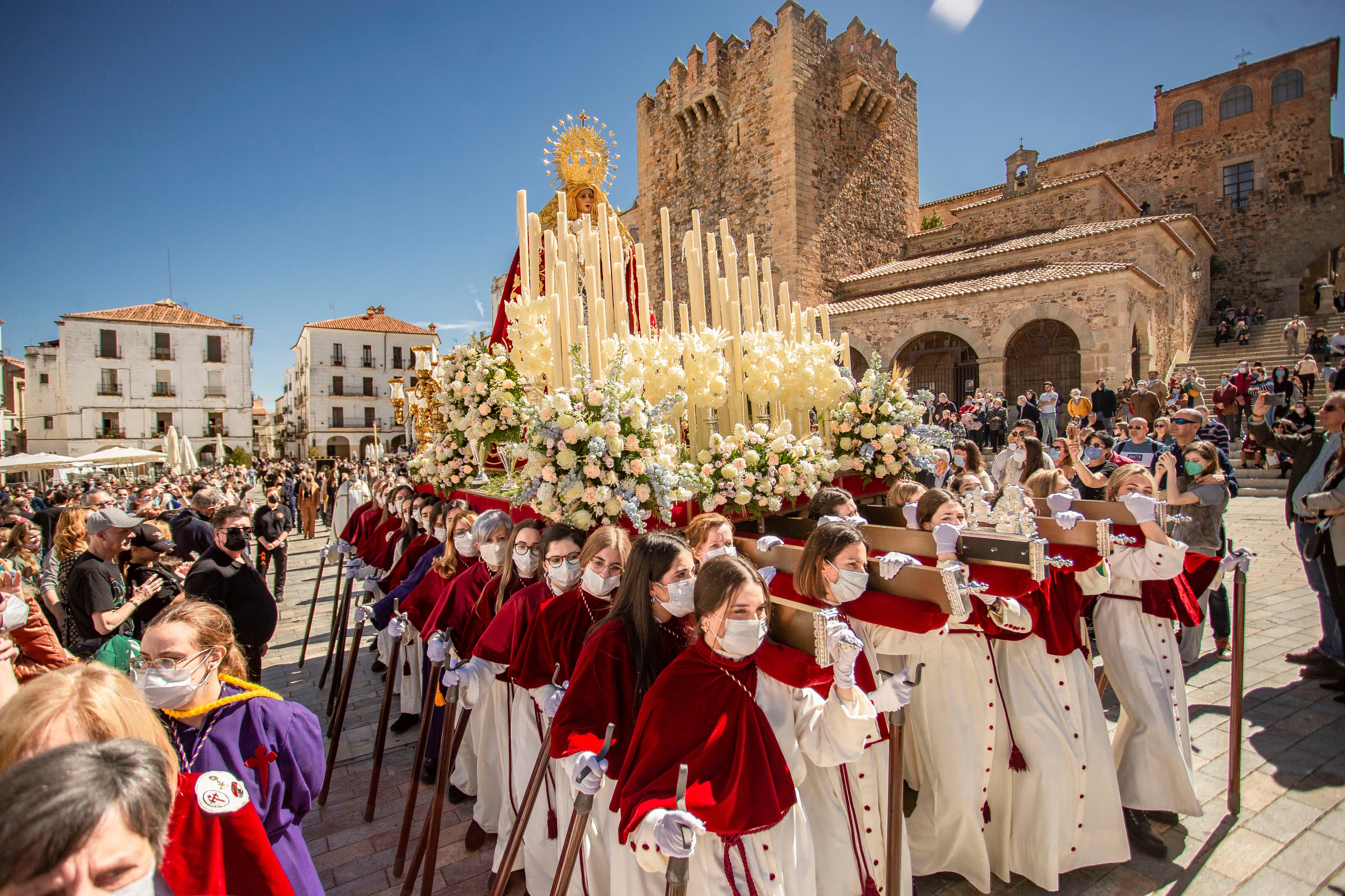 La Sagrada Cena abrió un Jueves Santo radiante en Cáceres