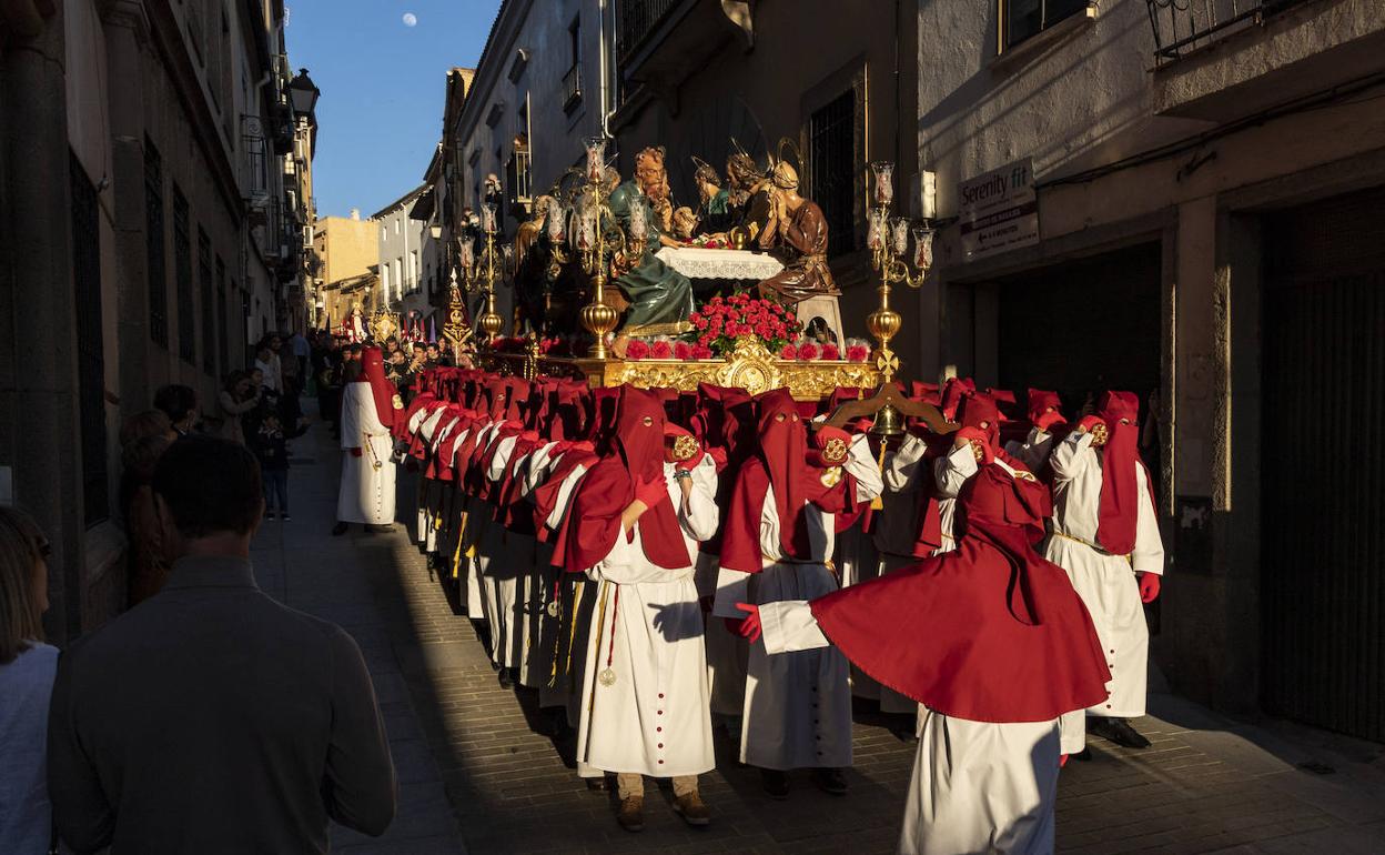 Paso de la Sagrada Cena, que con sus 13 figuras es el más grande de la Semana Santa placentina. 