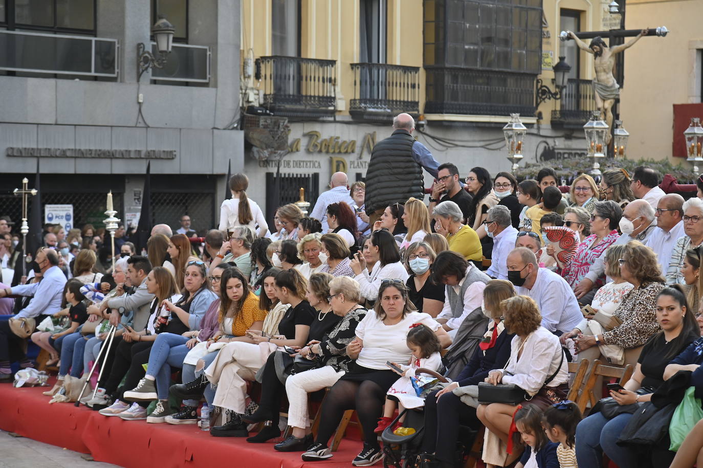 Fotos: Procesión Magna en el Viernes Santo de Badajoz