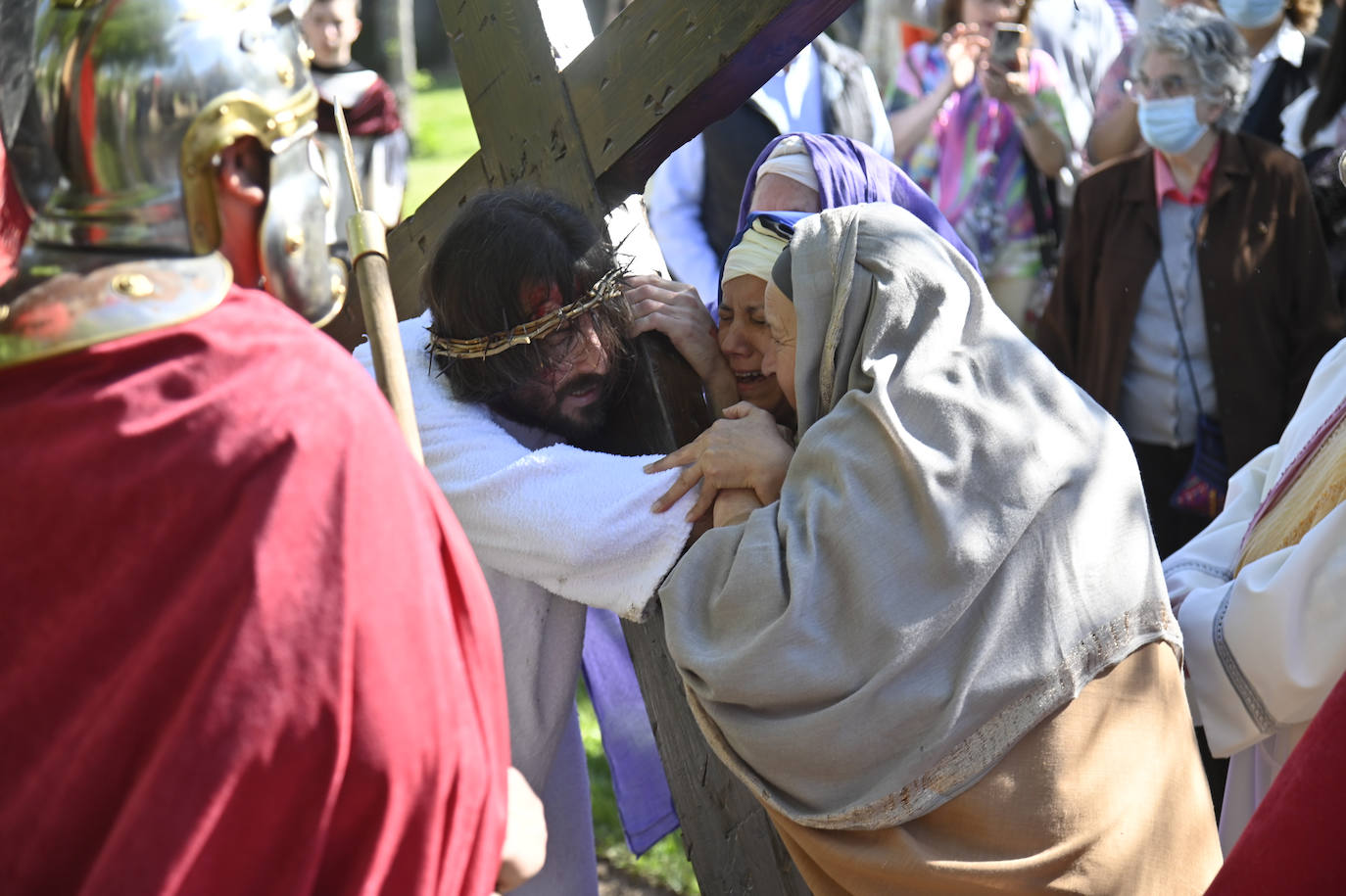 Fotos: Vía Crucis en el Cerro de Reyes