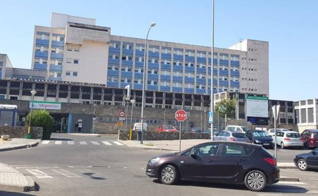 Rescatan a un montañero herido en el 'Cancho de la Muela' y lo trasladan en helicóptero a Plasencia