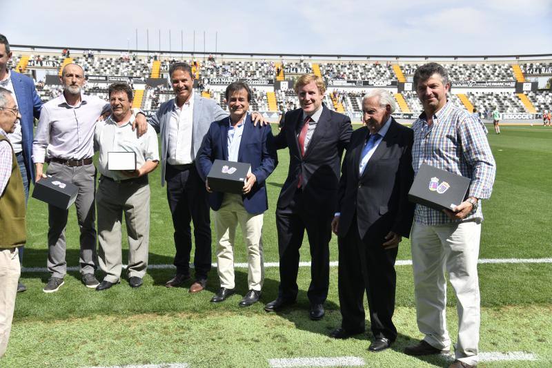 Fotos: El encuentro entre el CD Badajoz y el Unionistas, en imágenes