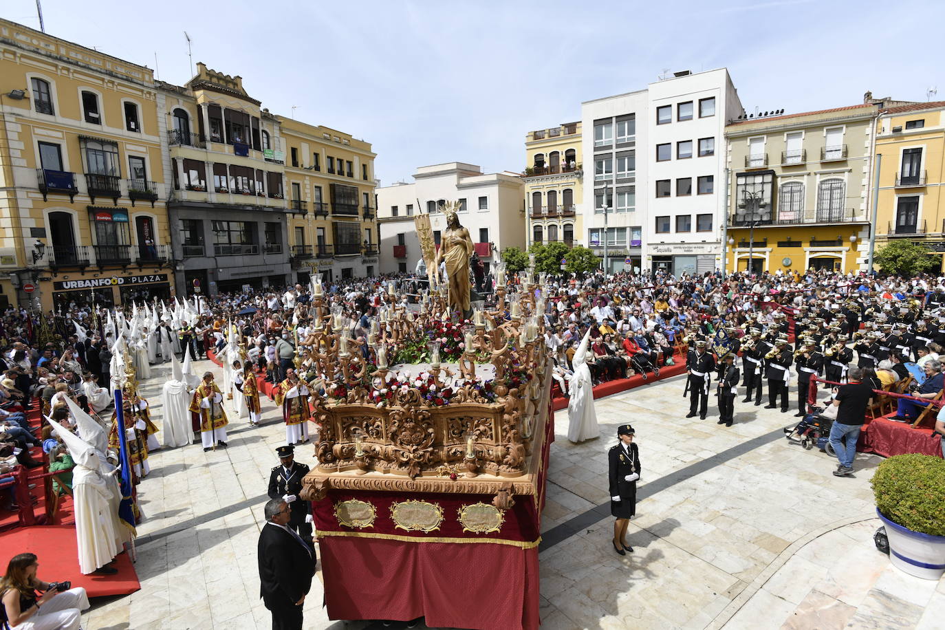 Fotos: Domingo de Resurrección en Badajoz