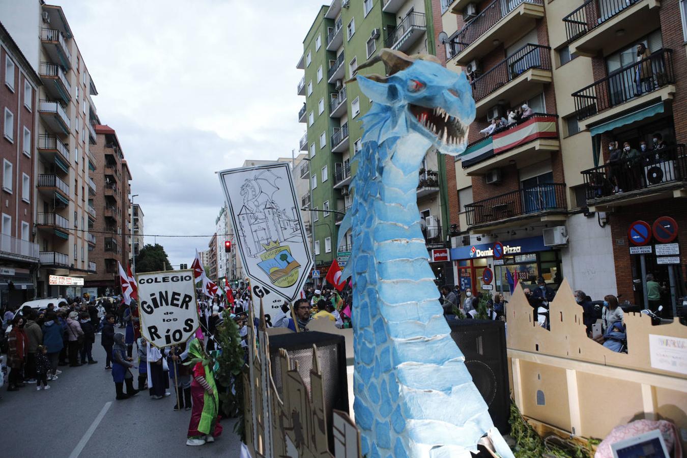 Fotos: El desfile de San Jorge de Cáceres, en imágenes