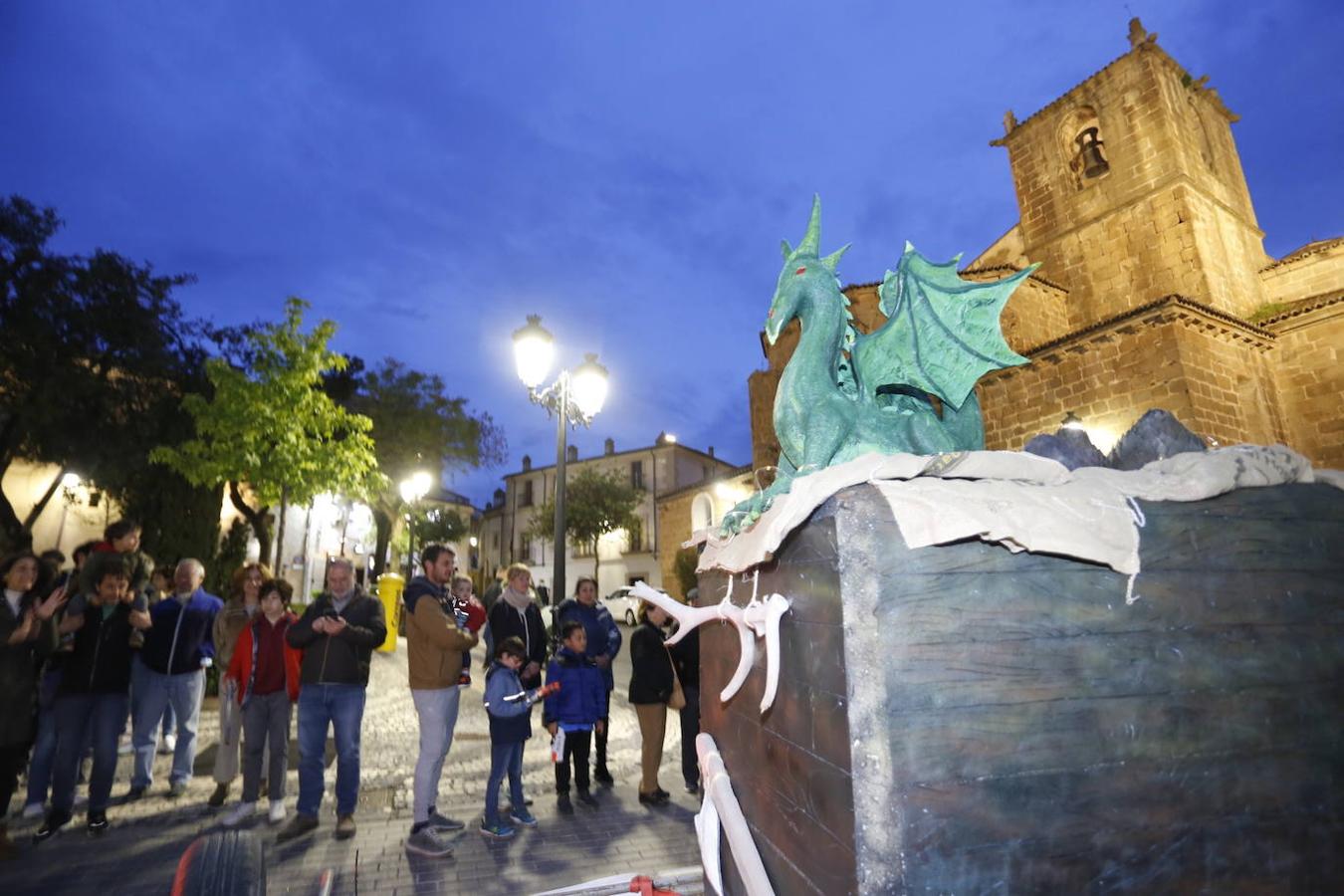 Fotos: El desfile de San Jorge de Cáceres, en imágenes