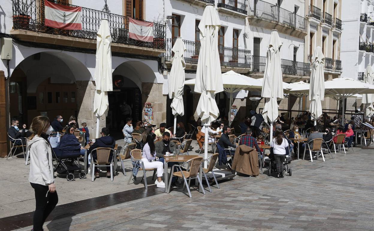 Turistas en Cáceres el puente de San José del pasado año, en el que el 19 de marzo fue festivo. 