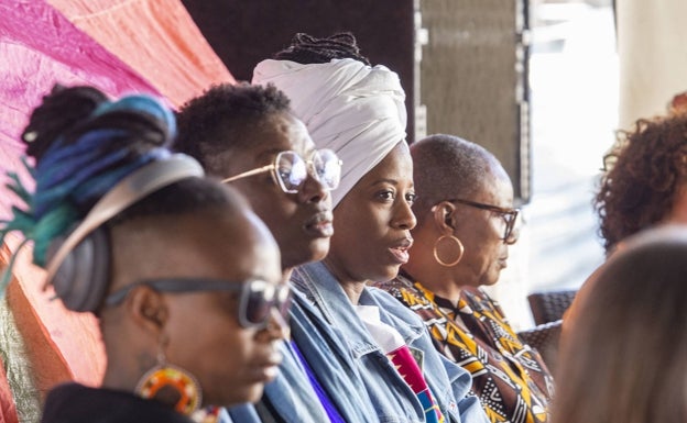 Les Amazones d'Afrique: «Que todas las mujeres de Cáceres vengan a Womad 2022 a bailar con nosotras»