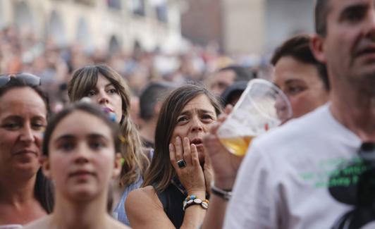 Asistentes a uno de los conciertos del sábado. 